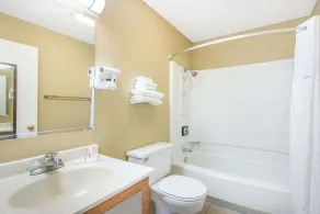 Super 8 by Wyndham Sikeston/Miner Area - Salle de bain
