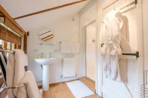 The Hayloft, Clopton - Bathroom