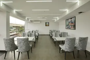 Super Townhouse Edasserys Kalamassery Tourist Home - Restaurant