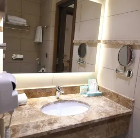Renee Hotel - Badrum