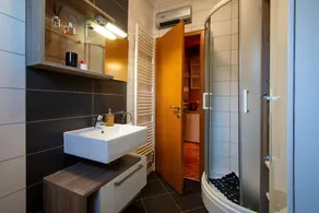 Studio Mateo - Bathroom