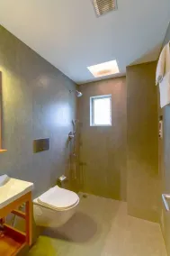 Revaa Hotels - Bathroom