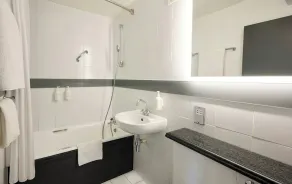 Thistle Express London Luton - Banheiro