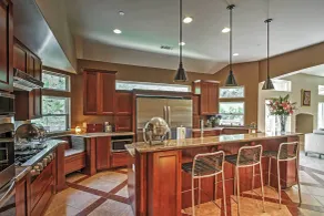 Roomy Home w/ Deck, 5 Mi to Lake Arrowhead Village - Interior