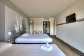 B&B HOTEL Villeneuve Loubet Village - Room