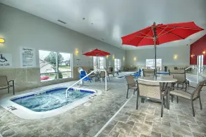 Holiday Inn Express & Suites Ironton by IHG - Piscine