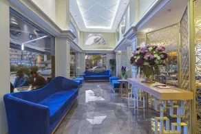 History Hotel - Lobby sitting area