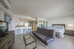 Ilikai by Luana Hawaii Vacation Rentals - Zimmer