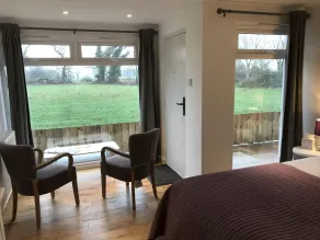 TOR Rooms - Room