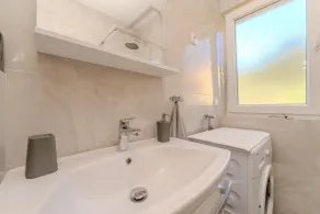 Apartment by the sea and with beautiful view, 2 bedrooms, 4 persons - Badrum
