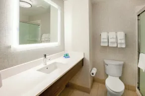 Holiday Inn Express Hotel & Suites Maryville by IHG - Bathroom
