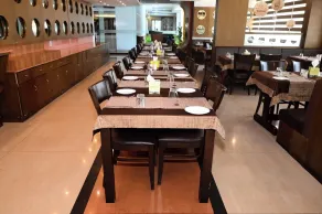 The Mercy Luxury Business Hotel - Restaurant