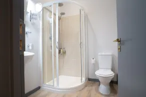 Albert Arms - Bathroom