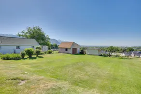 10 Mi to Nordic Valley: Ogden Escape w/ Patio - Interior