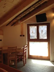 Chiesa im Steinhaus von Valmalenco - Eigene Küche
