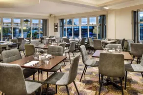 Sunday London Staines-upon-Thames Heathrow T5 - Restaurante