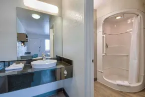 Studio 6 Albuquerque NM Midtown - Badezimmer