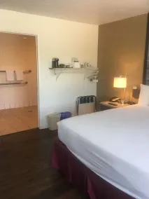 Kings Inn Anaheim at The Park & Convention Center - Chambre