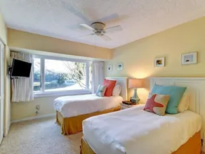 2098 Beach Wood - Chambre