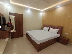 Super OYO Hotel O Rakabganj Crossway Ayodhya Formerly Ramaland Homestay - Room