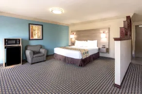 Red Lion Inn & Suites Houston IAH Airport - Room