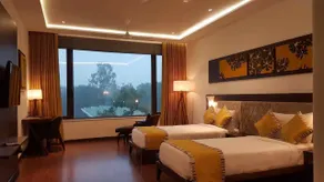 Gulmohar Greens - Golf & Country Club - Room