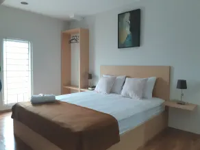UROOMS Senayan - Værelse