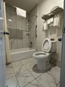 Llano Motel - Bathroom