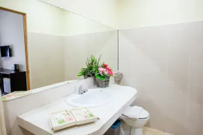 RJ Hotel Kulai - Badezimmer