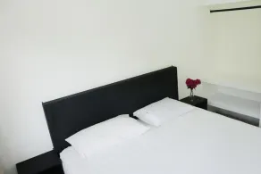 Private room with king size bed - Room