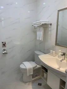 Joy Hotel - Bathroom