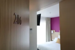 Sure Hotel by Best Western Saint-Raphael Le Dramont - Room