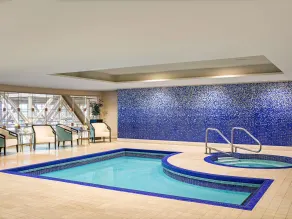 Fairmont Vancouver Airport In-Terminal Hotel - Pool