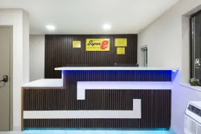Super 8 by Wyndham Charlottesville - Hall