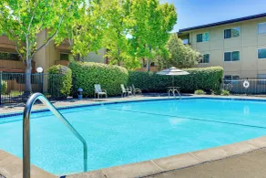 Walk to Beach! Alameda Condo w/ Pool Access - Innenbereich
