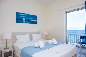 Spacious apartment on the beachfront - Rom