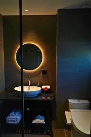 Caro Premium Danang Hotel - Bathroom
