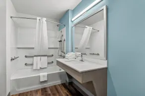 WoodSpring Suites Newington - Hartford South - Salle de bain