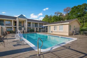 Quality Inn & Suites Lufkin - Piscine