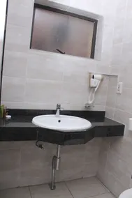 Hotel Galaxy Tower - Bathroom