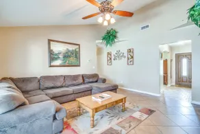 Spacious Pool Paradise w/ Fenced Yard in Tampa! - Innenbereich