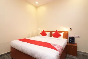 Hotel O Meerut International - Room