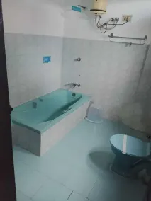 Pournami Inn - Bathroom