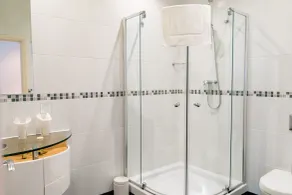 St Giles House - Bathroom