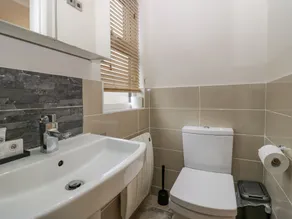 8 Woodlands - Badezimmer