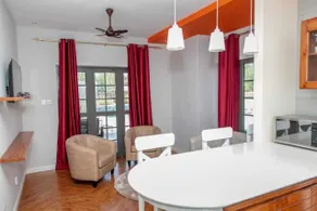 Phoenix Apartments - Living area