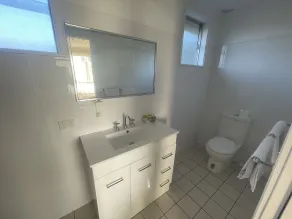 Lithgow Motor Inn - Bathroom