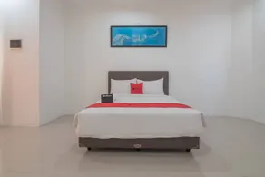 RedDoorz near Jatinangor Town Square - Zimmer