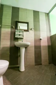 Hotel Metro Lodge Beach - Bathroom