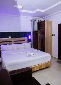 Skyrock Hotels Limited - Zimmer